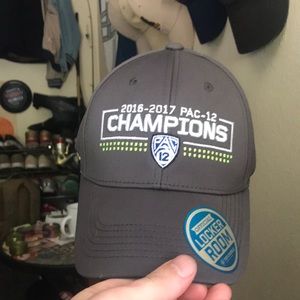 Snap back hat